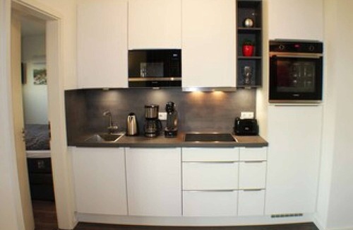 Fedderwardersiel Apartment | Sielhuus10-Free admission to the play barn and North Sea lagoon. Exclusive apartment, sauna and whirlpool tub.