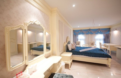 Lat Yao Hotel | Siam Paradise Entertainment Complex