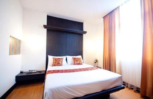 Lat Yao Hotel | Siam Paradise Entertainment Complex