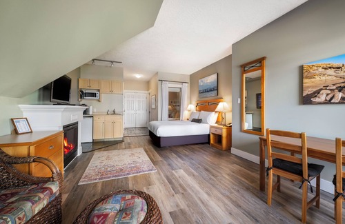 Booktown Hotel | Sidney Waterfront Inn & Suites