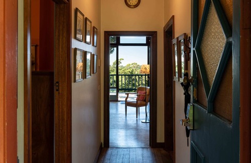 Katoomba House | Sidneys Retreat Summa
