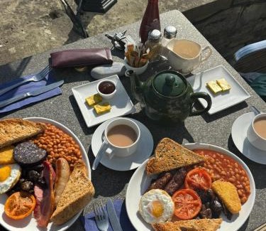 Penarth Hotel | Sids restaurant and bar with rooms