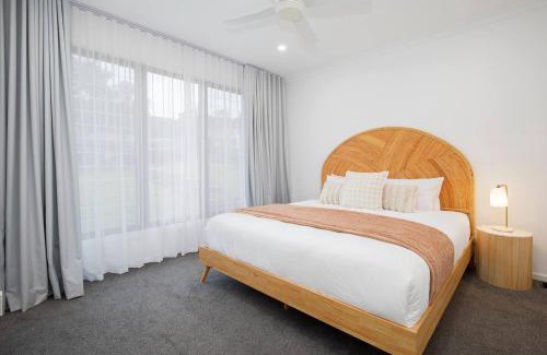 Merewether Heights House | Sienna Cove - Elegant Retreat near Merewether Beach
