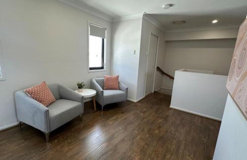 North Lakes House | Sienna Rise - Walk to Westfield sleeps 6 North Lakes