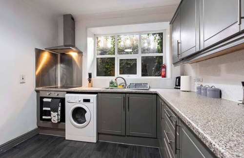 Cwm Frwd Oer Apartment | Sienna's Apartment -2 Bed getaway in Pontypool