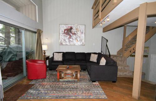Mammoth Lakes House | Sierra Park Villas #03