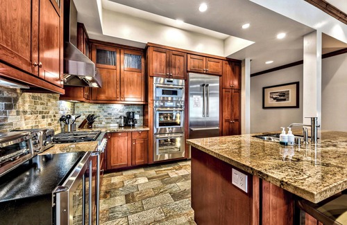 Sierra Shores Condo | Sierra Shores Five - Lakefront Comfort, Pool, Spa, Gym, A/C!