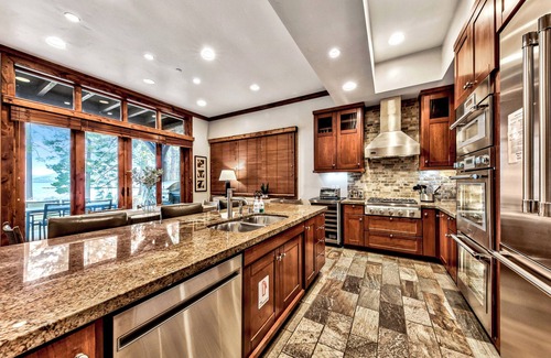 Sierra Shores Condo | Sierra Shores Five - Lakefront Comfort, Pool, Spa, Gym, A/C!