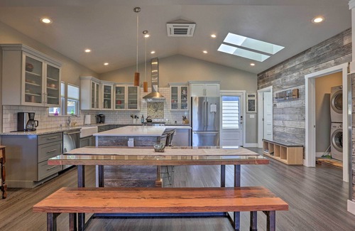 Diamond Springs House | ‘Sierra Sunset Inn’ - 3 Miles to Placerville!