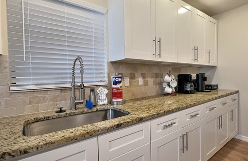 Siesta Key Cottage | Siesta Key Beachside Getaway Cottage Walking Distance to Beach and Village