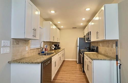 Siesta Key Cottage | Siesta Key Beachside Getaway Cottage Walking Distance to Beach and Village