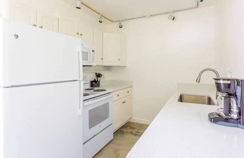 Bay Isle House | Siesta Key bungalow walking distance to beach ! name: Siesta Side (A)