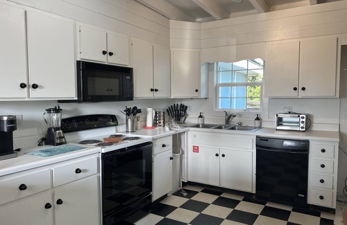 St. George Island Cottage | Siesta Key Cottage: Ground level, private pool, recently renovated. Old Florida!