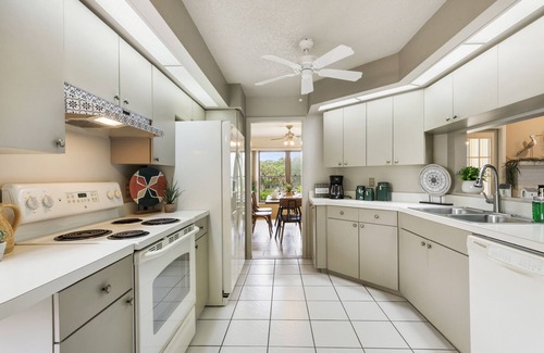 Fruitville House | Siesta Key Serenity: Home with Heated Pool, Pond View Oasis in Heart of Sarasota