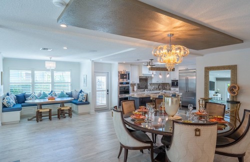 Siesta Key House | Siesta Moorings, Luxury Home, Private Pool, Steps to Beach