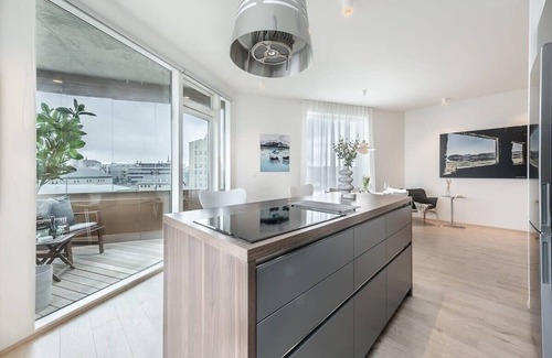 Hliðar Apartment | SIF Apartments - 2BR Suite with 2 bathrooms 07