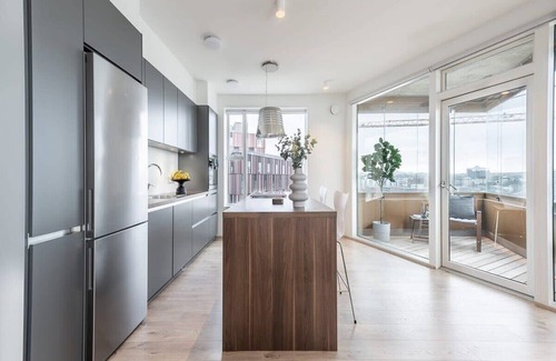 Hliðar Apartment | SIF Apartments - 2BR Suite with 2 bathrooms 07