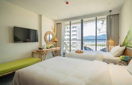 Tran Phu Beach Hotel | Signature Hotel Nha Trang