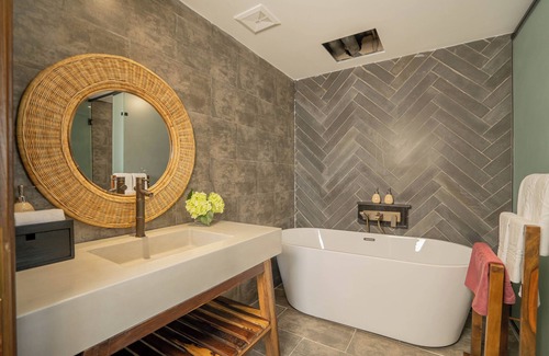 Tran Phu Beach Hotel | Signature Hotel Nha Trang