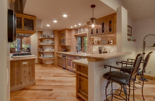 Truckee House | Signature Retreat on the 18th - TLUXP