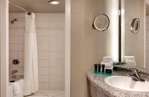 Las Vegas Resort | Signature Room (King) at Westgate Las Vegas Resort & Casino