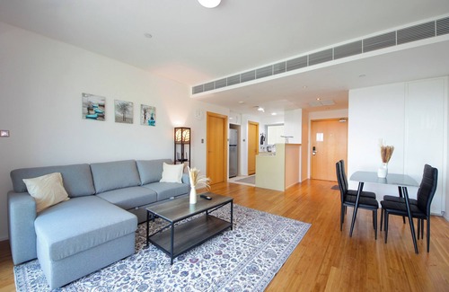 Al Raha Beach Apartment | Silk Valley - Luxury 1 bedroom with private beach access