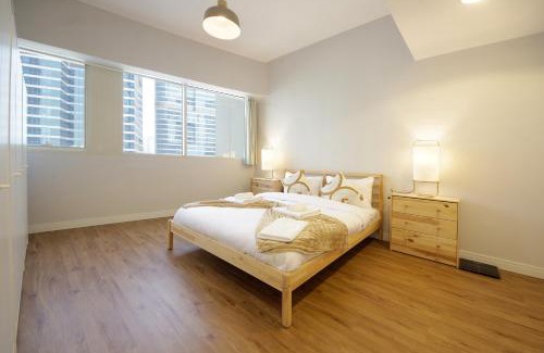 Jumeirah Lake Towers Apartment | Silk Valley - Luxury 1B near Serene Lakes