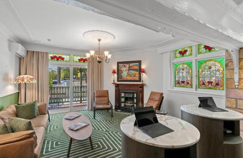 Chatswood Hotel | Silkari The Charrington at Chatswood