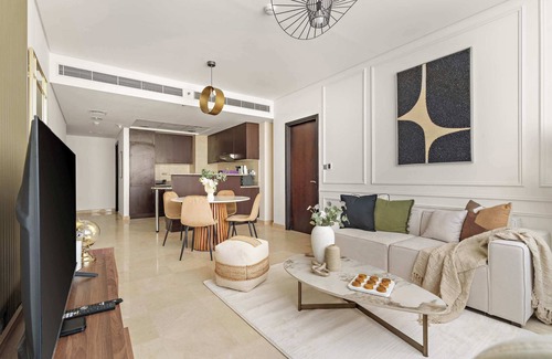 Bur Dubai Apartment | Silkhaus Comfy 1BDR | Sky Gardens in DIFC | NEW!