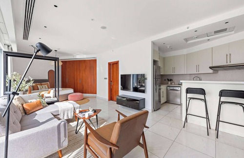 DIFC Apartment | Silkhaus Modern Studio | Central Park Tower | DIFC