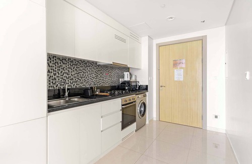 Sheikh Zayed Road Apartment | Silkhaus Studio Escape in Business Bay