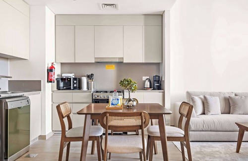 Dubai Apartment | Silkhaus Stylish 1BDR | New Sunset Creek Tower