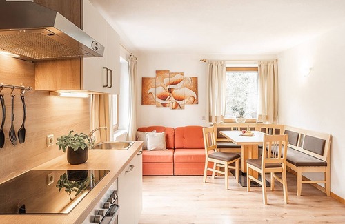 San Giovanni Apartment | Silva Klausberg Holiday Apartments with Mountain View, Wi-Fi, Garden, Terrace & Balcony
