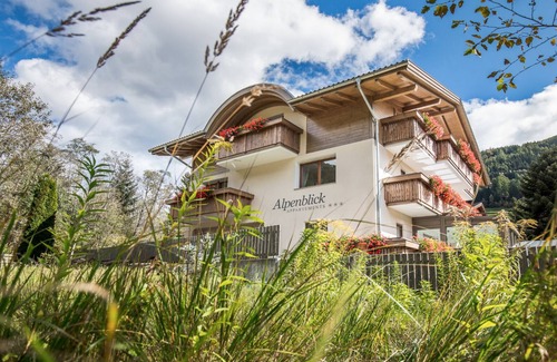 San Giovanni Apartment | Silva Klausberg Holiday Apartments with Mountain View, Wi-Fi, Garden, Terrace & Balcony