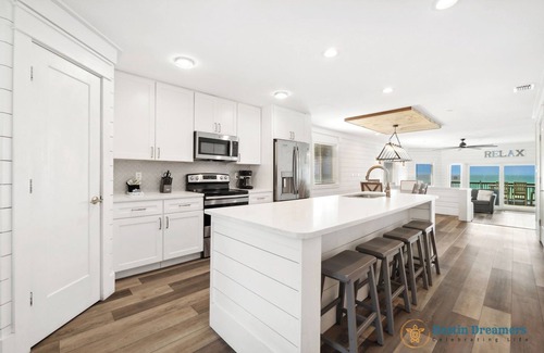 Fort Walton Beach - Destin House | 🏖️🐚 Silver Beach Retreat | Beachfront | Free VIP Package & Beach Chair Service!