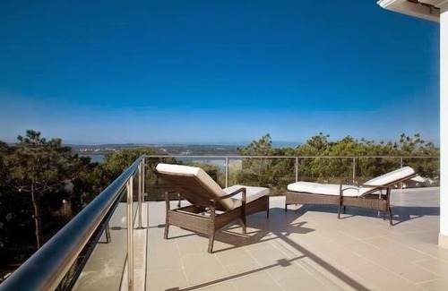 Caldas da Rainha Villa | Silver Coast villa with private pool and ocean views. Fully licensed property.