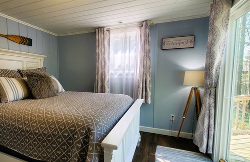 Mayfield Cottage | Silver Dollar Cozy Cottage on Spider Lake