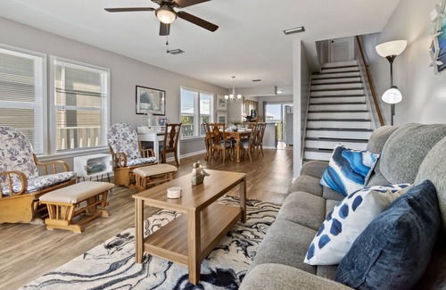 Navarre Beach House | Silver Dolphin-Gulf View home across from beach