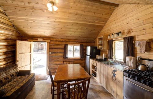 Silver Gate Cabin | Silver Gate Lodging