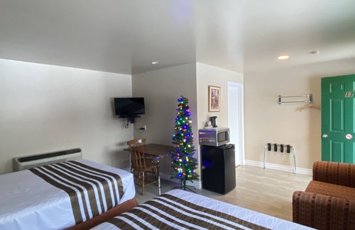 Haliburton Hotel | Silver Maple Motel