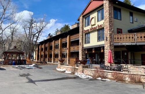 Estes Park Hotel | Silver Moon Inn
