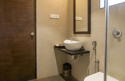 Karal Hotel | Silver Oak Tropical Resort By Bay Hotels