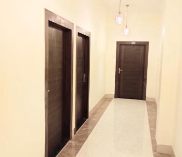 Mathura Hotel | Silver Oaks Inn