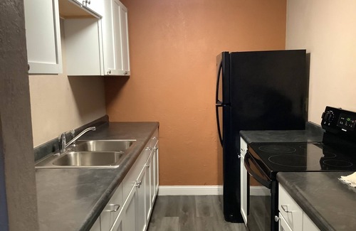 Dodge City Apartment | Silver Spur Vintage Inn & Suites