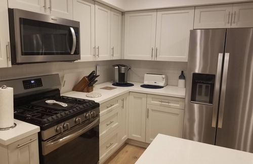 Silver Strand House | Silver Strand Escape 3bd 2ba; 4 min walk to shore! no pets 30 night minimum