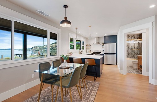Clearlake House | Silverado Beach Lake House