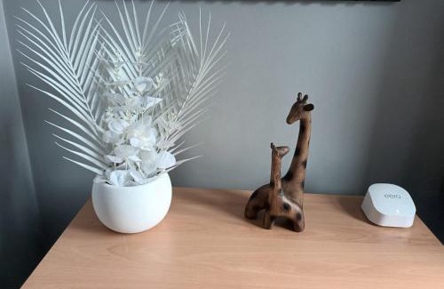 Oldbury House | Silverlight's Place - 2BR Home in Central Oldbury