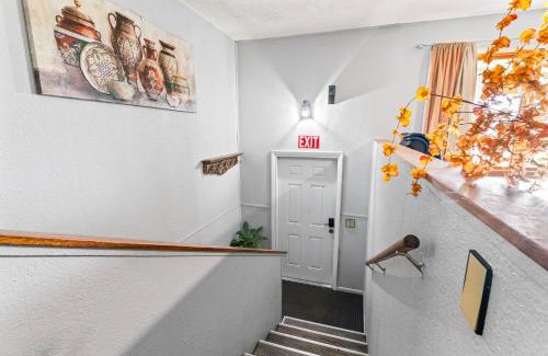 Russian Jack Park House | Simple And Orange Deluxe