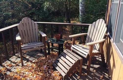 La Pointe House | Simple Gifts - A Simple Studio Cabin with Lake Superior Acesss across the Street!