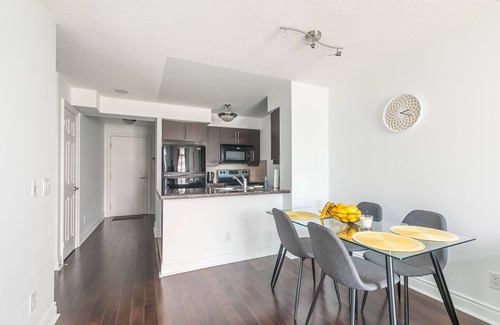 Willowdale Condo | Simply Comfort Gorgeous Apt North York